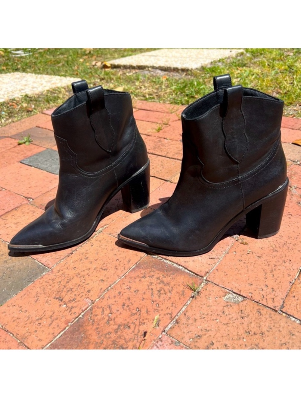 Steve Madden | Zora Black Leather Pointed-Toe Ankle Booties